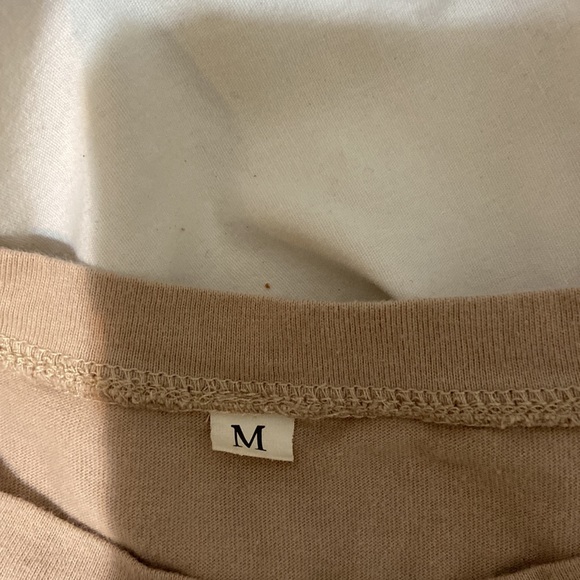 SHEIN WOMEN’s T-Shirt tan w/butterflies Med short sleeve - Picture 5 of 6